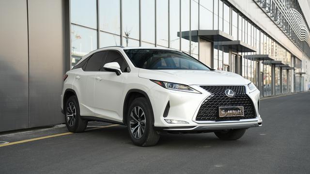 Lexus RX Модель 2020 года 300 2WD Elite Edition National V – фото 3