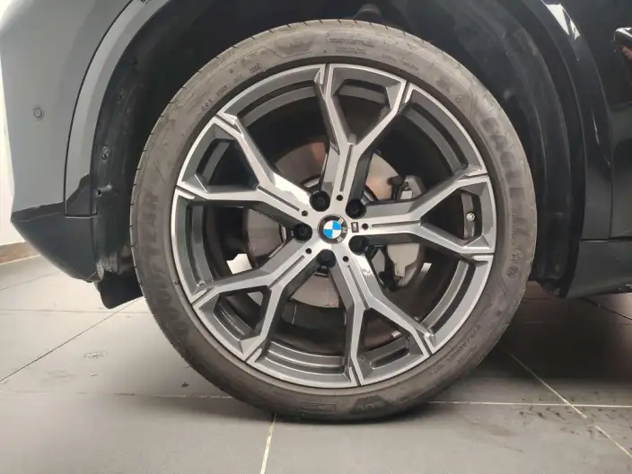 BMW X5 2025 Model xDrive30Li Exclusive Model M Sports Night Set – фото 9