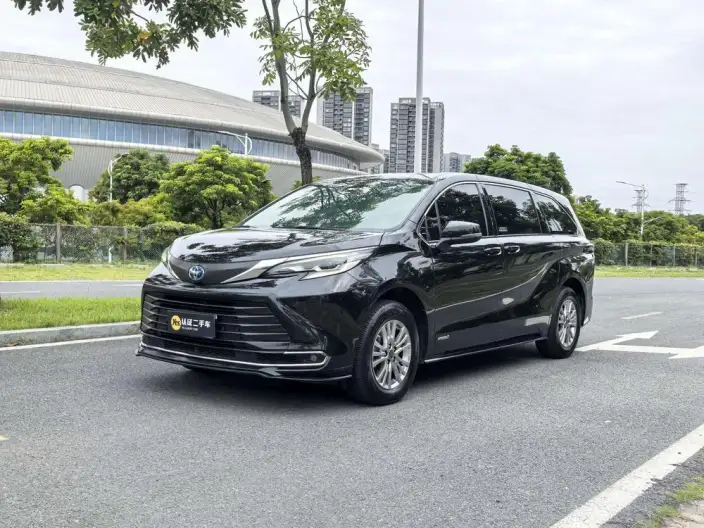 Toyota Sienna 2021 Model 2.5L Hybrid Comfort Edition