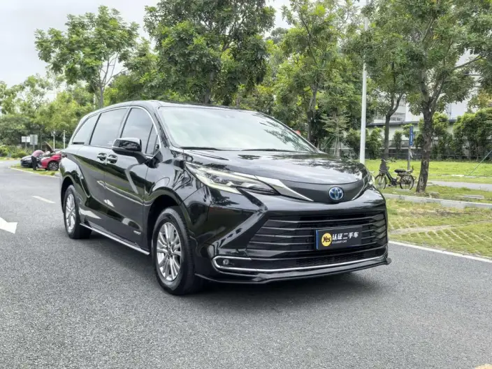 Toyota Sienna 2021 Model 2.5L Hybrid Comfort Edition