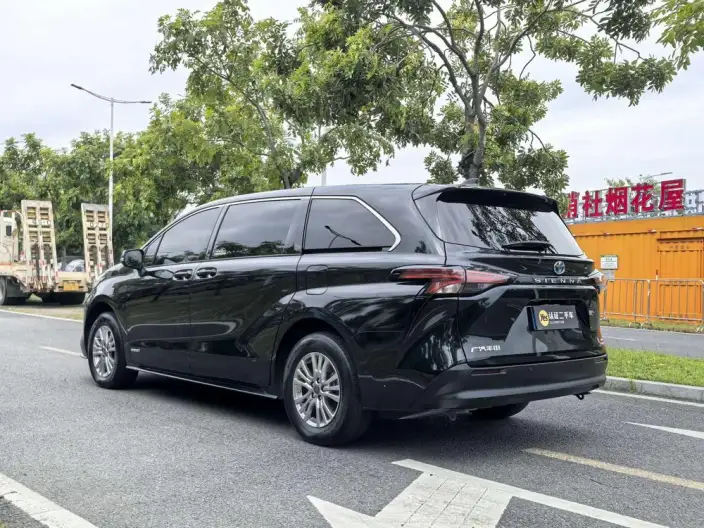 Toyota Sienna 2021 Model 2.5L Hybrid Comfort Edition – фото 5