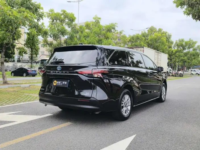 Toyota Sienna 2021 Model 2.5L Hybrid Comfort Edition – фото 7