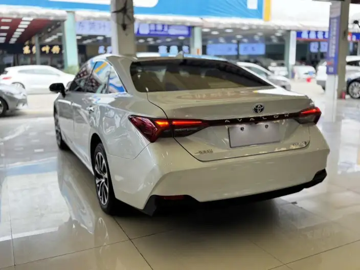 Toyota Avalon 2022 Model Hybrid 2.5L Deluxe Edition
