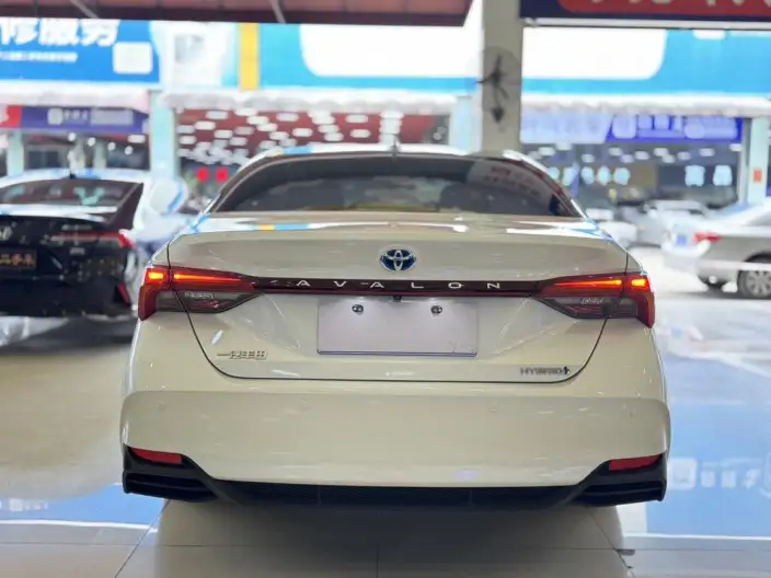 Toyota Avalon 2022 Model Hybrid 2.5L Deluxe Edition – фото 5