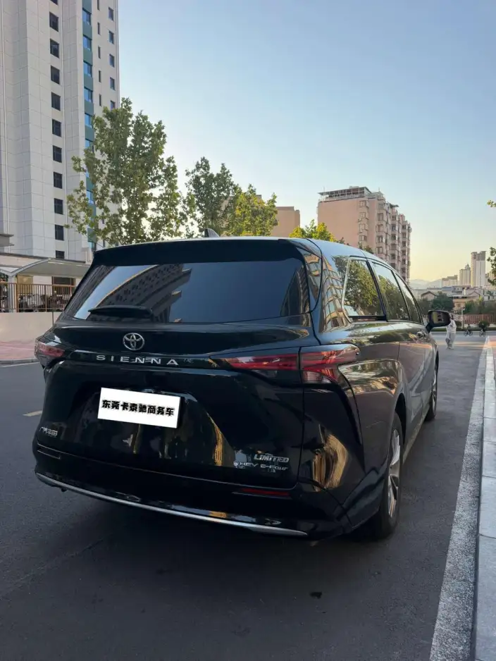 Toyota Sienna 2024 Model Hybrid 2.5L 4WD Premium Edition