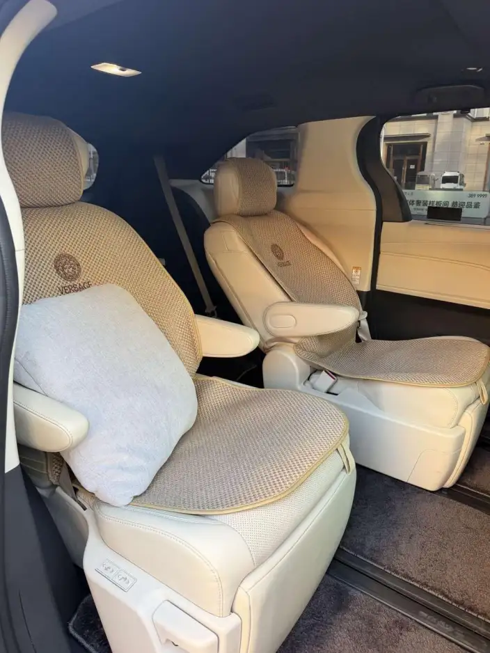 Toyota Sienna 2024 Model Hybrid 2.5L 4WD Premium Edition – фото 8