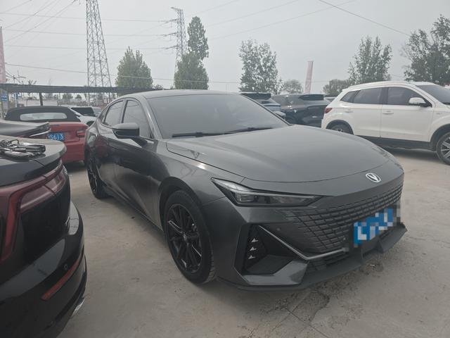 Changan UNI-V 2023 1.5T Premium – фото 3