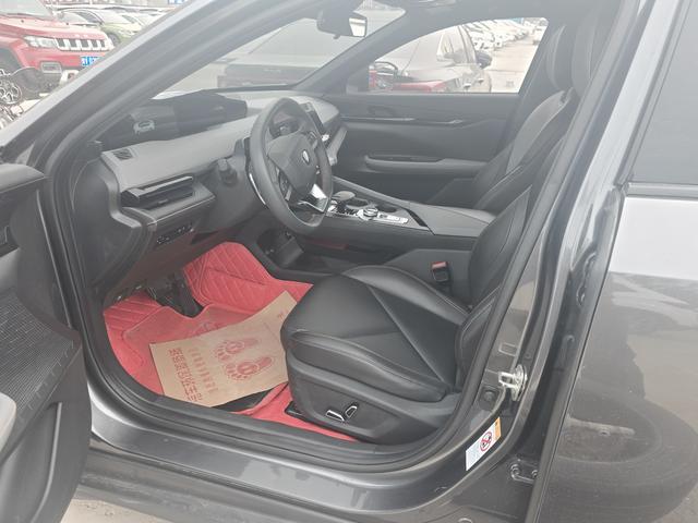 Changan UNI-V 2023 1.5T Premium – фото 4