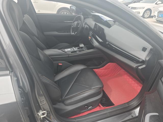 Changan UNI-V 2023 1.5T Premium – фото 8