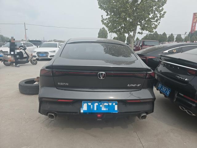 Changan UNI-V 2023 1.5T Premium – фото 10