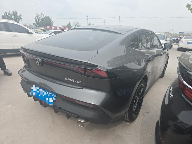 Changan UNI-V 2023 1.5T Premium – фото 11