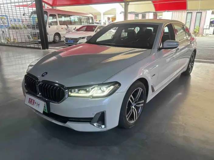 BMW 5 Series PHEV 2022 Model Facelift 535Le Luxury Set – фото 1