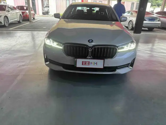 BMW 5 Series PHEV 2022 Model Facelift 535Le Luxury Set – фото 2