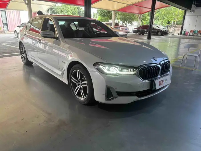 BMW 5 Series PHEV 2022 Model Facelift 535Le Luxury Set – фото 3