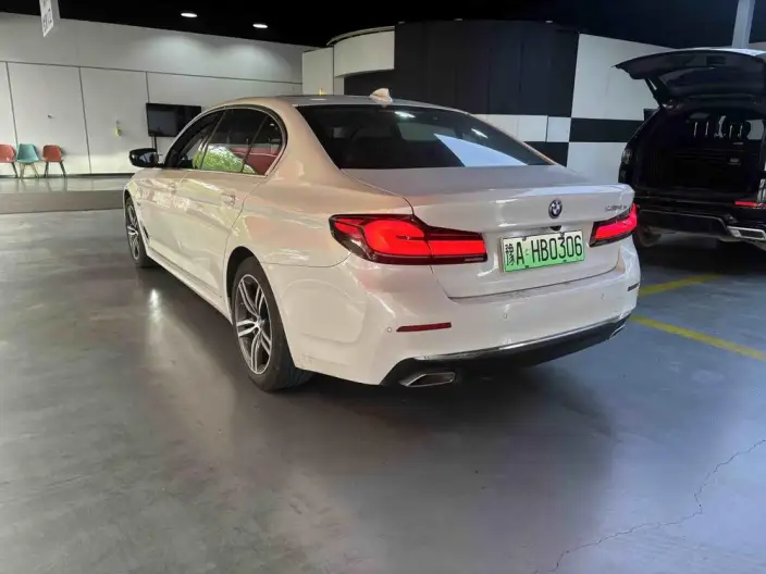 BMW 5 Series PHEV 2022 Model Facelift 535Le Luxury Set – фото 4