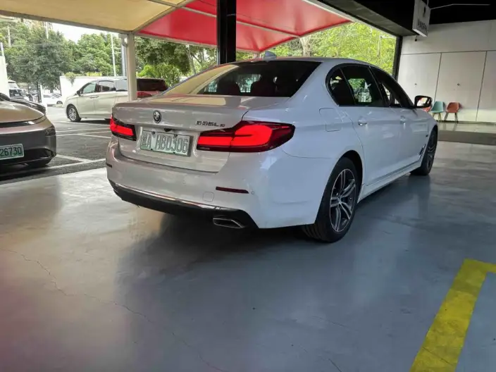BMW 5 Series PHEV 2022 Model Facelift 535Le Luxury Set – фото 6