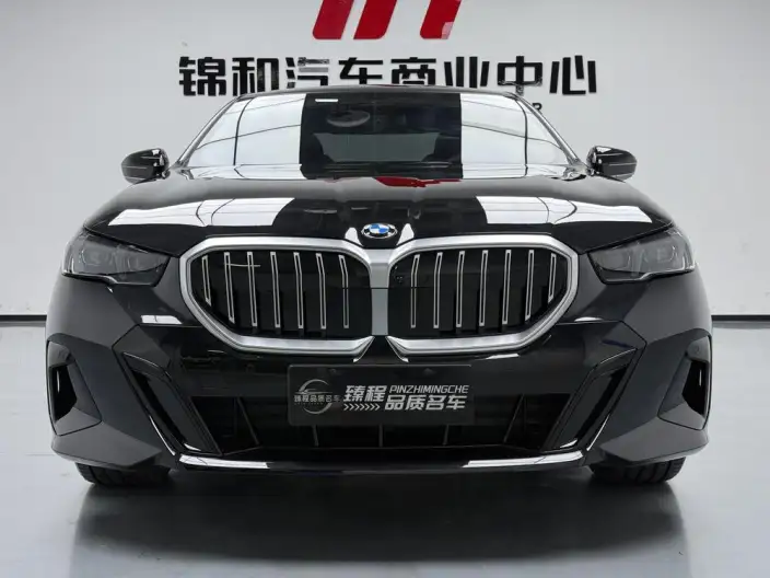 BMW 5 Series 2026 Model 530Li Leading Model M Sports Set – фото 2