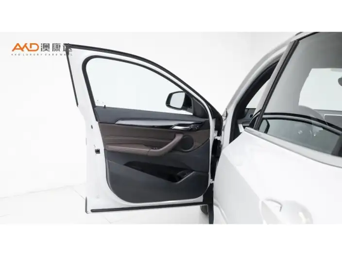 BMW X2 2020 Model sDrive25i Leading Model M Off-road Set – фото 10