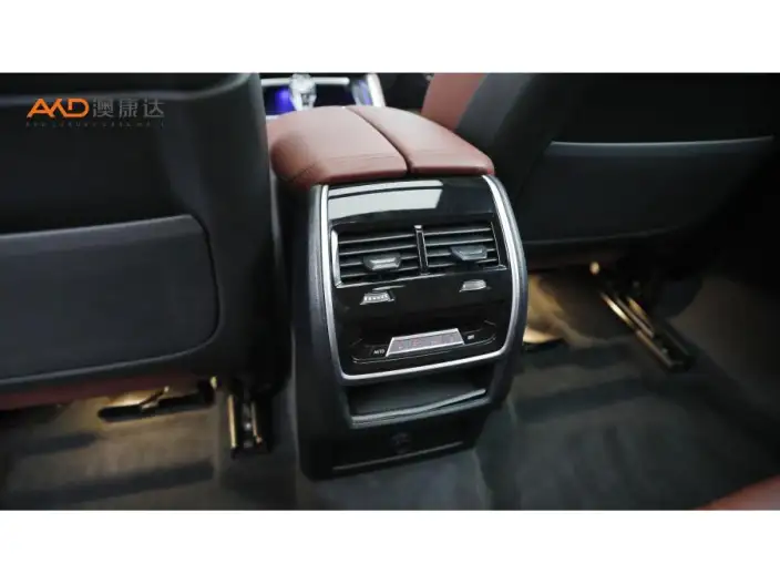 BMW X6 2022 Model xDrive40i Exclusive Model M Sports Set – фото 5