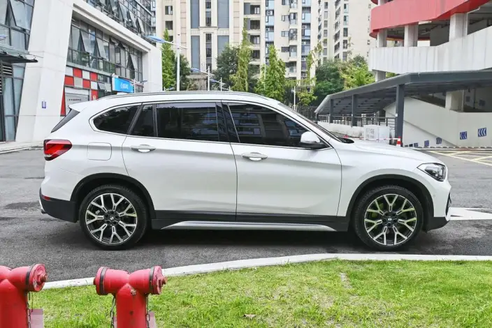 BMW X1 2020 Model xDrive25Li Exclusive Model – фото 8