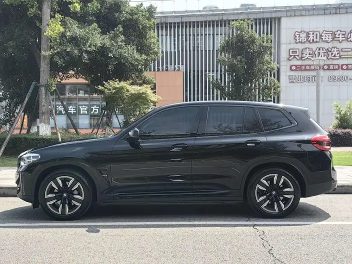 BMW iX3 2021 Model Leading Model