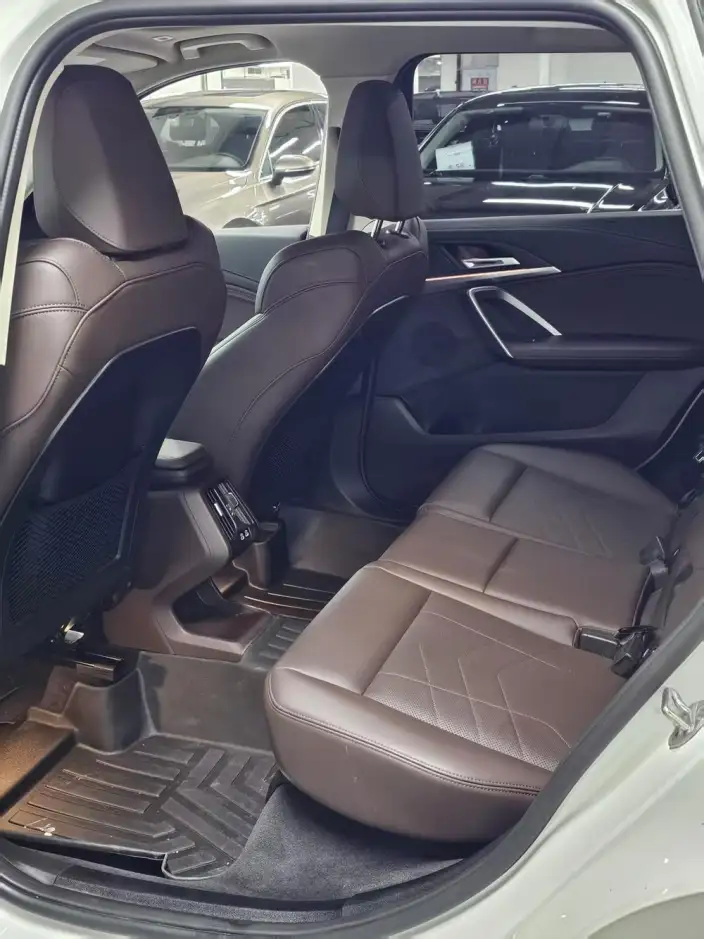 BMW X1 2023 Model xDrive25Li M Sports Set – фото 9