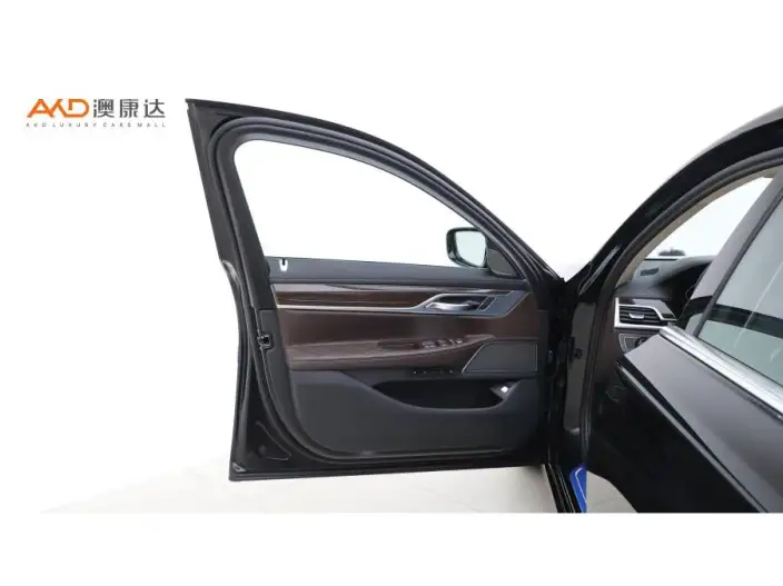 BMW 7 Series 2021 Model 740Li Exclusive Model Luxury Set – фото 9