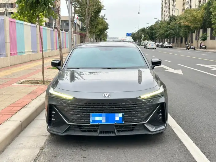 Changan UNI-V 2023 Model 1.5T Noble Model