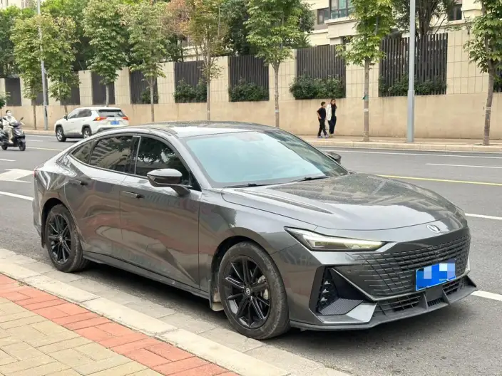 Changan UNI-V 2023 Model 1.5T Noble Model