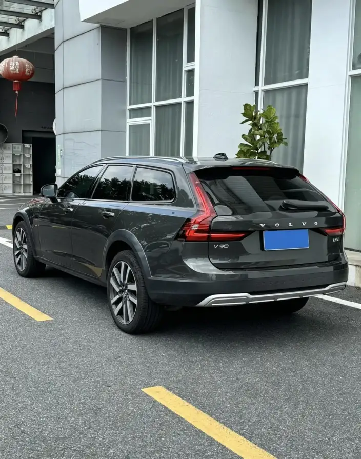 Volvo V90 2021 Model Cross Country B5 AWD Zhizun Edition – фото 5