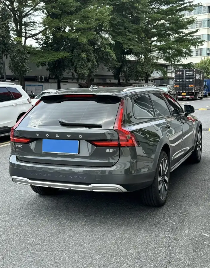Volvo V90 2021 Model Cross Country B5 AWD Zhizun Edition – фото 7