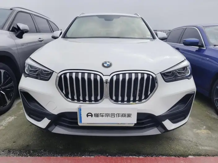 BMW X1 2021 Model sDrive25Li Leading Model – фото 2