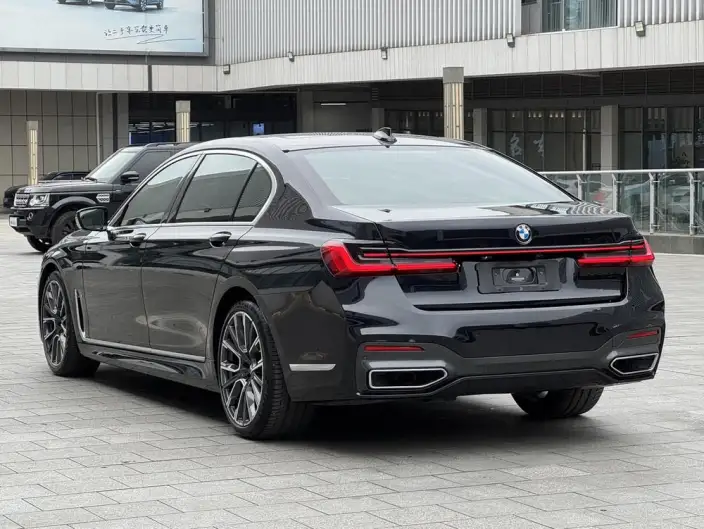 BMW 7 Series 2021 Model 740Li Leading Model M Sports Set – фото 3