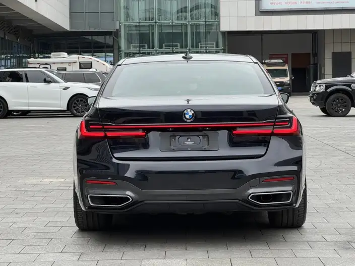 BMW 7 Series 2021 Model 740Li Leading Model M Sports Set – фото 4