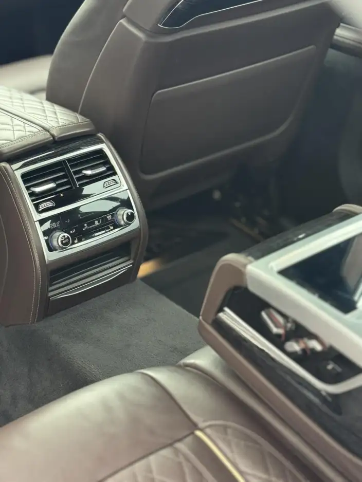 BMW 7 Series 2021 Model 740Li Leading Model M Sports Set – фото 6