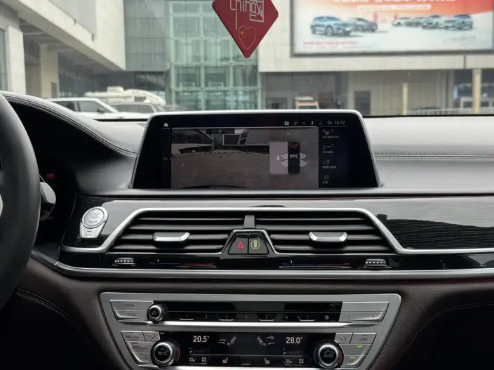 BMW 7 Series 2021 Model 740Li Leading Model M Sports Set – фото 7