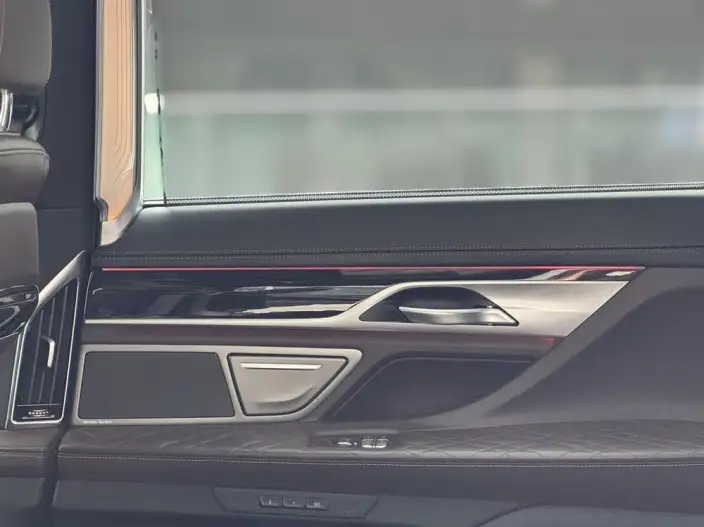 BMW 7 Series 2021 Model 740Li Leading Model M Sports Set – фото 10