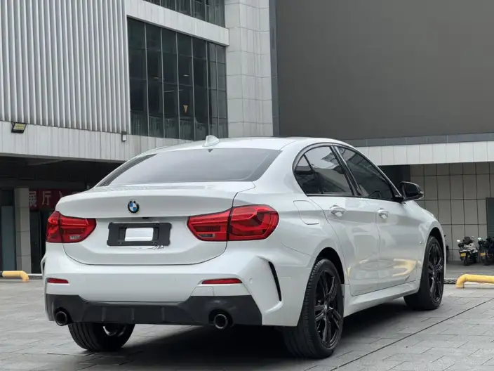 BMW 1 Series 2023 Model 125i M Sports Night Edition – фото 6