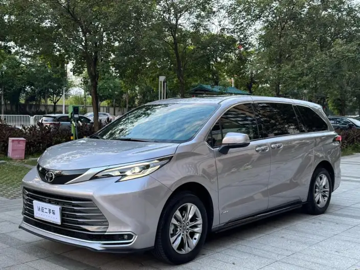 Toyota Sienna 2024 Model Hybrid 2.5L 4WD Premium Edition – фото 1
