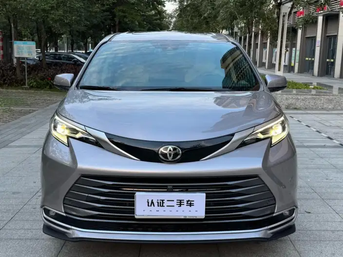 Toyota Sienna 2024 Model Hybrid 2.5L 4WD Premium Edition – фото 2