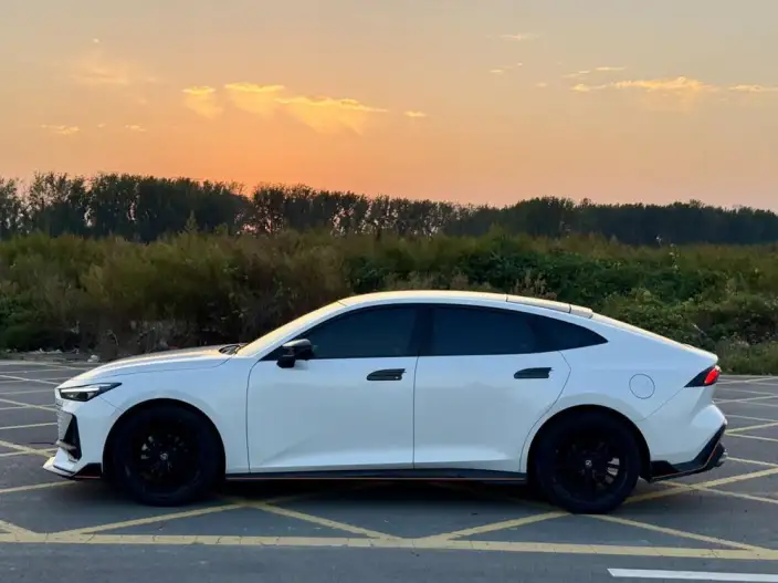 Changan UNI-V 2022 Model 1.5T Sports Edition