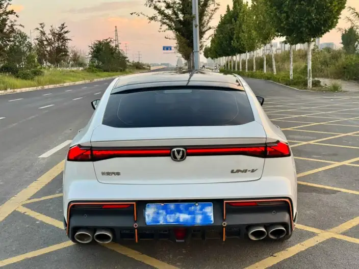 Changan UNI-V 2022 Model 1.5T Sports Edition – фото 5
