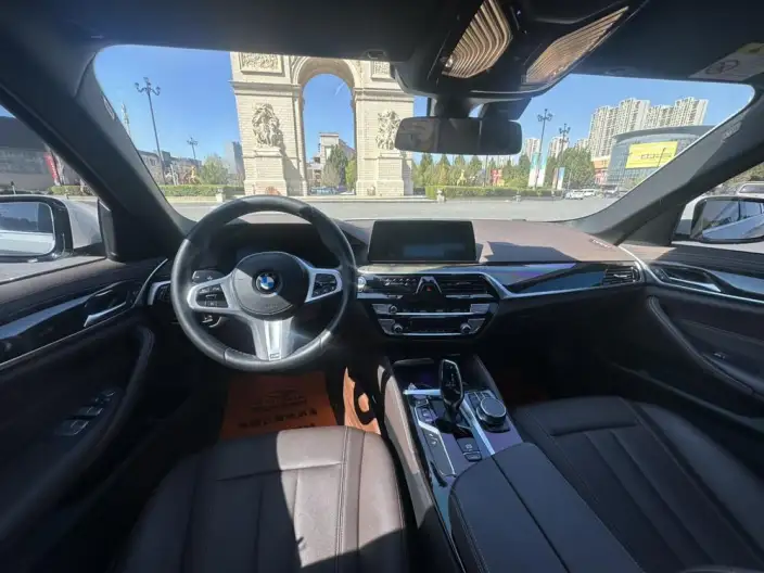 BMW 5 Series 2020 Model 525Li M Sports Set – фото 8