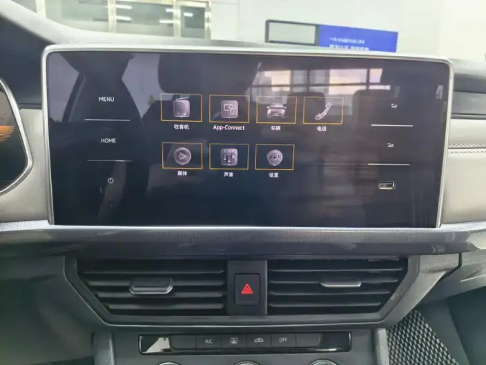 Volkswagen Bora 2023 Model 200TSI DSG Smooth Ride Edition – фото 9