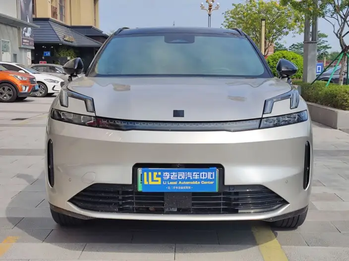 Lynk & Co 08 EM-P 2023 Model 220 4WD Performance Halo