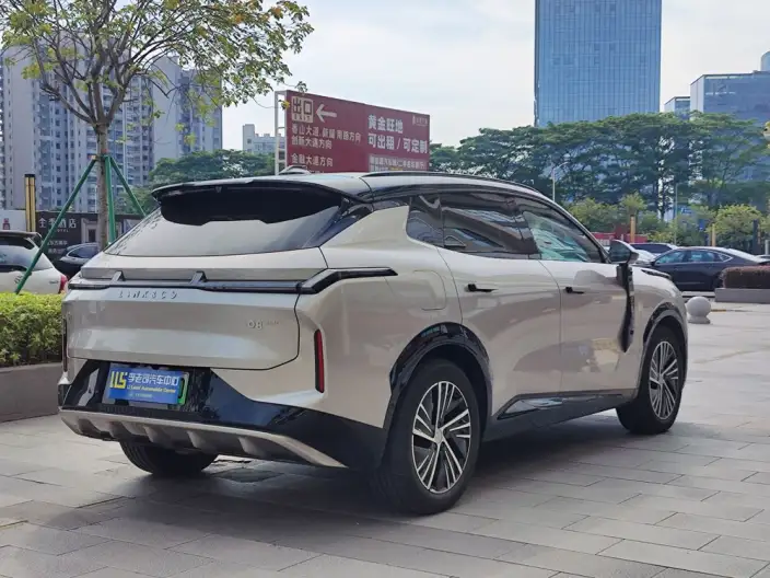 Lynk & Co 08 EM-P 2023 Model 220 4WD Performance Halo