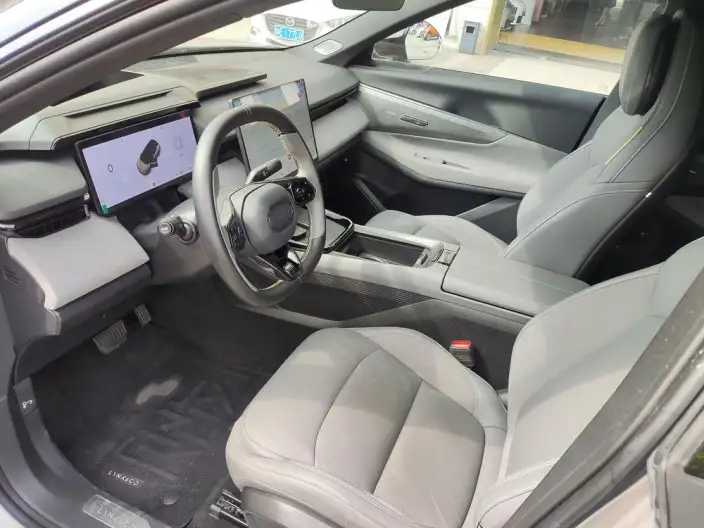 Lynk & Co 08 EM-P 2023 Model 220 4WD Performance Halo – фото 8