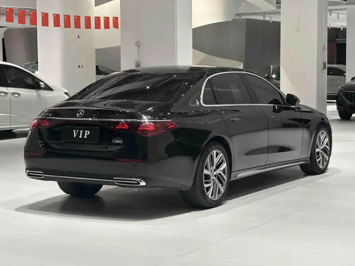 Mercedes-Benz E-Class 2025 Model E 300 L Fashion Model sedan – фото 7