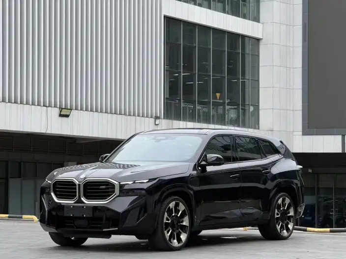 BMW XM 2023 Model 50e – фото 1