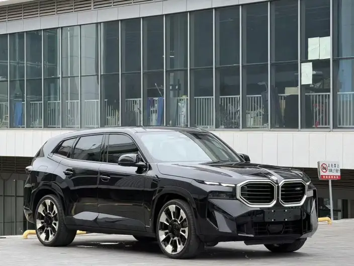 BMW XM 2023 Model 50e – фото 3